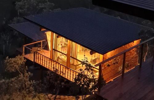 Alto Paraiso de Goias Ski Chalet | Rustik Hotel: Family-Friendly Retreat with Hot Tub & Breakfast