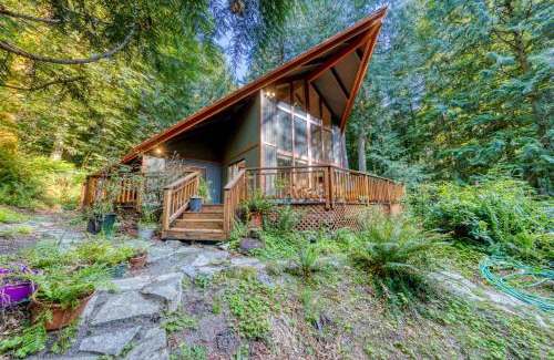 Rhododendron House | Rustling Waters Getaway: Family-Friendly with Hot Tub Access