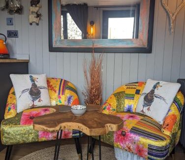 Shirrell Heath Other | Rusty Duck Retreat: Guest Rated 9.6 Shepherds Hut Escape