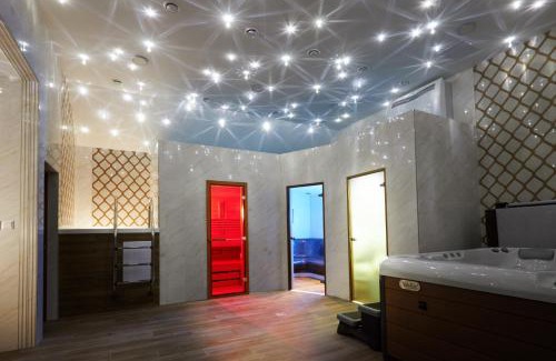 Remetske Hamre House | Rustyfox: Oceanfront Retreat with Pool and Spa Amenities