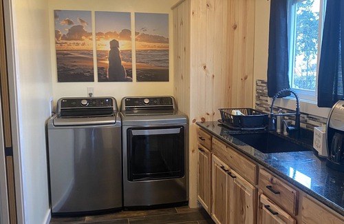 Findlay House | Discover Rusty’s Getaway: Family-Friendly & Pet Welcoming