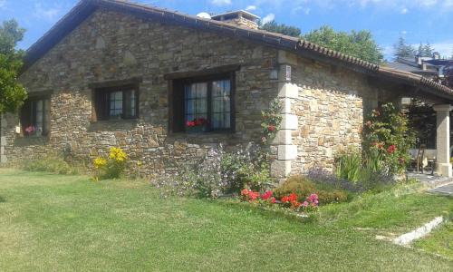 Santa Maria de la Alameda Villa | Discover Ruta Del Aguila: Top-Rated Family-Friendly Stay