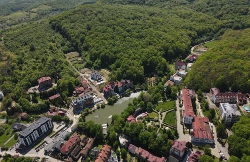 Polyana Hotel | Eco-Friendly Ruta Resort Polyana with Ocean Views & Pool
