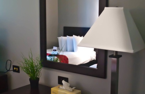 New Brunswick Hotel | Top-Rated Rutgers University Inn with Pool & Breakfast