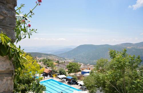 Safed Old City Hotel | Ruth Safed by Dan Hotels: Family-Friendly Retreat with Pool