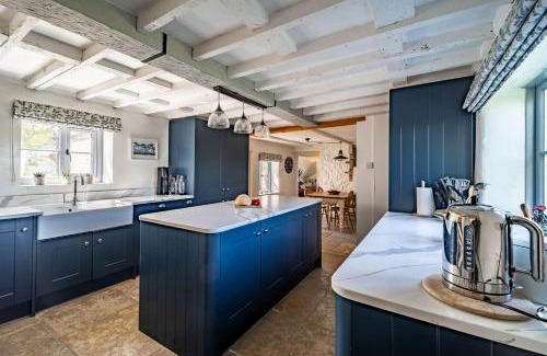 Bacton House | Pet-Friendly Ruthie Cottage - Ideal for Families & Getaways