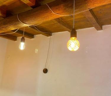 Gallarate Apartment | Ruti's House - Monolocale con travi a vista vicino Malpensa e Milano Rho Fiera