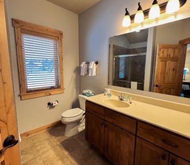Deerwood Cabin | Relax at Ruttger's Bay Lake Resort with Ocean View & Spa