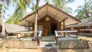 Kalpitiya House | Beachfront Ruuk Village: Pet-Friendly Retreat with Ocean Views