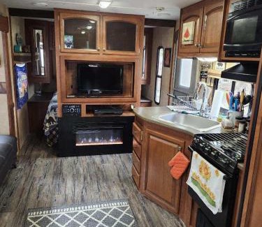 Roscoe Other | Pet-Friendly Rv Adventure in Roscoe - Rated 10/10 by Guests