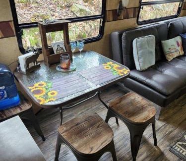 Roscoe Other | Pet-Friendly Rv Adventure in Roscoe - Rated 10/10 by Guests