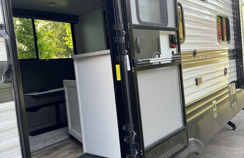 Delta House | Convenient RV Rentals with Campsite Access and Pet Friendly