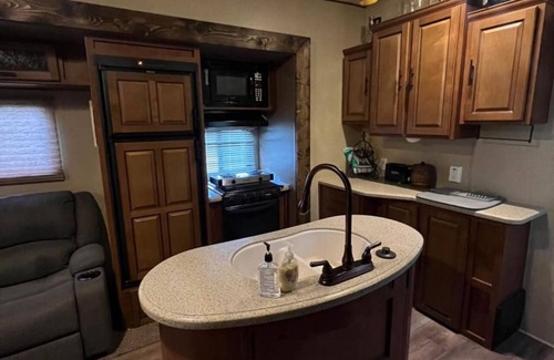 Southwest Ranches House | Perfect RV Getaway: Ideal Location to Relax and Explore!