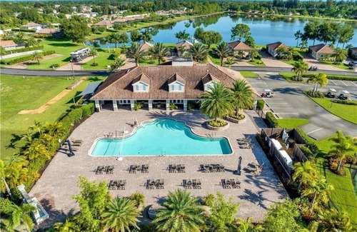 Biggar RV Rental | RV Lot for Rent in Luxury Motorcoach Resort - Lot 3