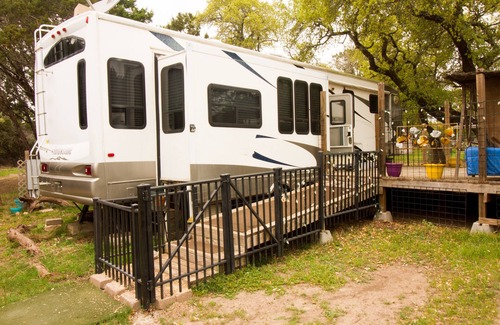 Dripping Springs House | Convenient RV Stay Near Dining, Breweries & Wineries