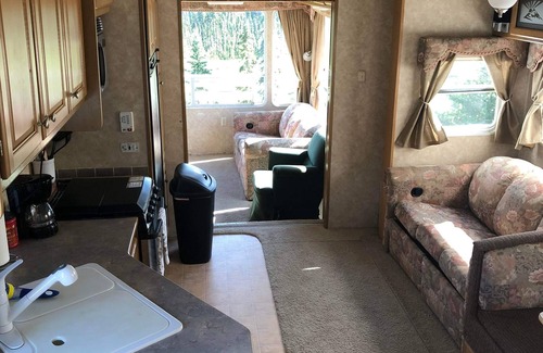 Kalifornsky House | Romantic RV Rental with Mountain View and Family Amenities