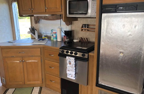 Kalifornsky House | Romantic RV Rental with Mountain View and Family Amenities