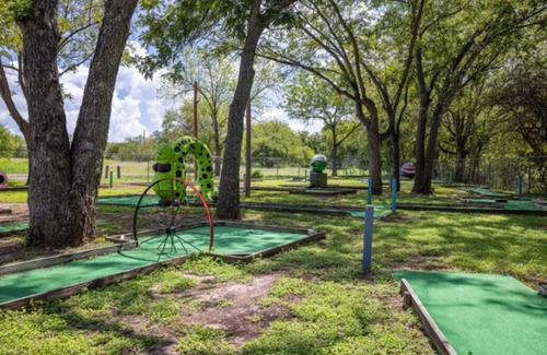 Burnet RV Rental | Pet-Friendly RV Site with Pool and Lake View Awaits You