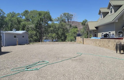 Sunland Estates RV Rental | Riverfront RV Unit C: Perfect for Gorge Concerts & Families