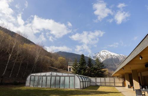 Betren Hotel | Experience RVHotels Tuca: Family-Friendly with Pool Access