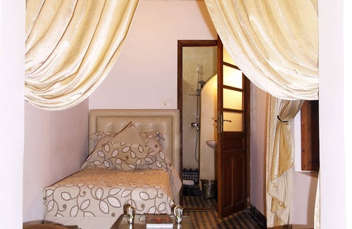 El Ayoun House | Experience Ryad Alya: 4-Star Hotel with Pool & Spa