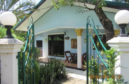 Prasat Resort | Ryans Resort: Oceanfront Retreat with Spa & Family Amenities