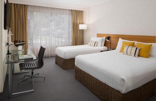 Bass Hill Hotel | Relax at Rydges Bankstown with Pool and Ocean Views