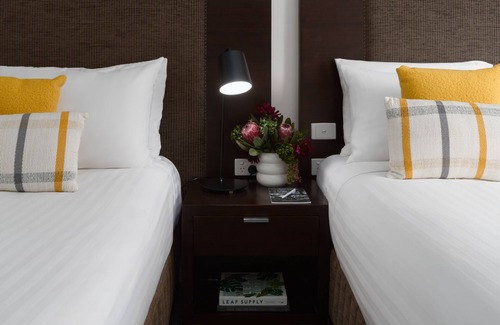 Bass Hill Hotel | Rydges Bankstown: Family-Friendly Stay with Pool & Dining