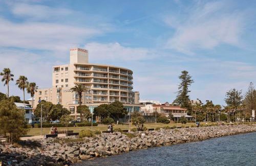 Port Macquarie Hotel | Relax at Rydges Hotel Port Macquarie with Ocean View & Spa