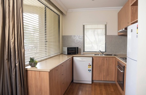 South Kalgoorlie Hotel | Eco-Friendly Rydges Kalgoorlie: Pool, Spa & Great Reviews