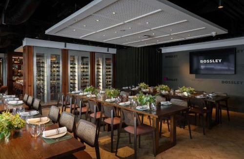 Chinatown Hotel | Premier Rydges Melbourne: 5-Star Stay with Pool & Dining