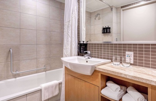 Rotorua Hotel | Explore Rydges Rotorua: 4-Star Hotel with Spa & Pool