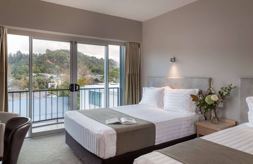 Rotorua Hotel | Explore Rydges Rotorua: 4-Star Hotel with Spa & Pool