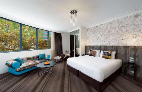 Surry Hills Hotel | Elegant Rydges Sydney Central with Ocean Views & Pool