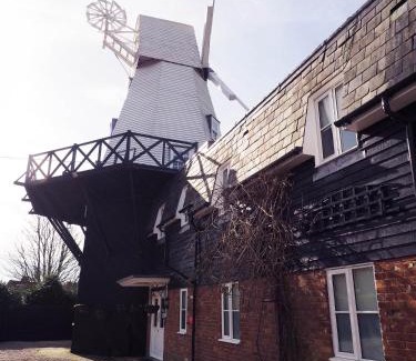 Rye Bed & Breakfast | Pet Friendly Rye Windmill B&B - Rated 9.5/10 by Guests