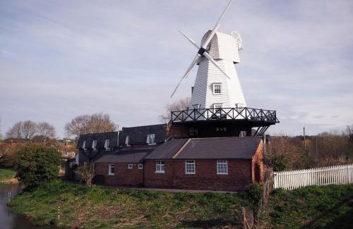 Rye Bed & Breakfast | Pet Friendly Rye Windmill B&B - Rated 9.5/10 by Guests