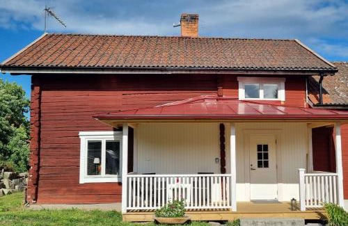 Siljansnas House | Inviting Dalastuga in Siljansnäs with Ocean View