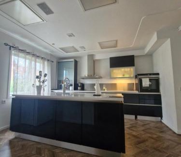 Lindesberg Apartment | Rymlig lägenhet I hjärtat av Lindesberg 95kvm
