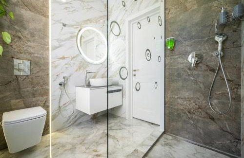 Lviv City Center Apartment | Stunning Rynok Square Two Bedroom Apartment in City Center