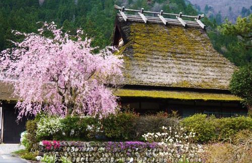 Nantan Hotel | Experience Tranquility at Ryokan Chinsen-Rou with Hot Tub