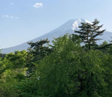 Oshino Hotel | Guest Rated Ryokan Fujitomita with Pool & Hot Tub Access