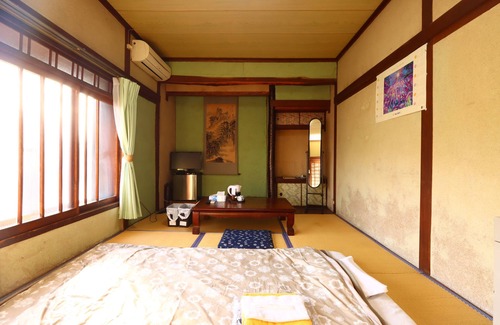 Nobeoka House | Discover Relaxation at Ryokan Kenrokuen with Spa Amenities
