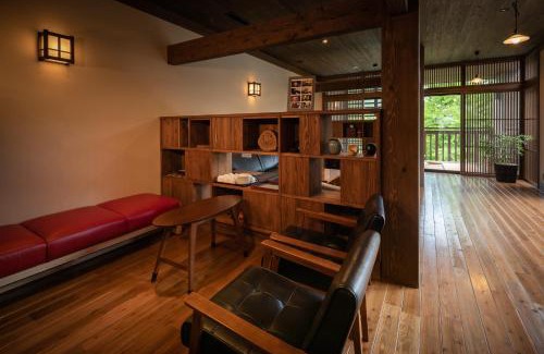 Kurokawa Onsen Hotel | Relaxing Retreat at Ryokan Nanjoen with Hot Tub & Family Comfort
