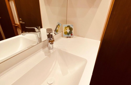 Higashigotanda House | Guest Rated: 9.8 at Ryokan Sansuiso with Family-Friendly Perks