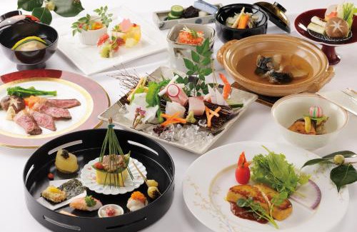 Noboribetsuonsencho Hotel | Discover Ryotei Hanayura: 4-Star Retreat with Hot Tub