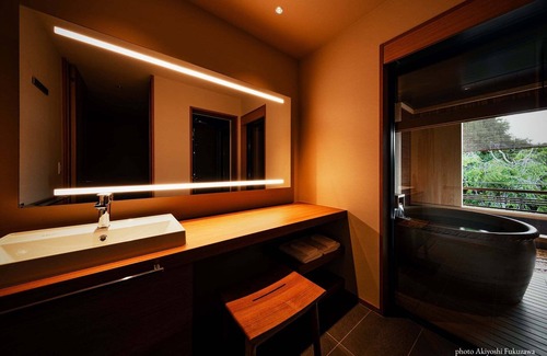 Arashiyama House | Discover Ryotei Rangetsu: Eco-Friendly 4-Star Retreat