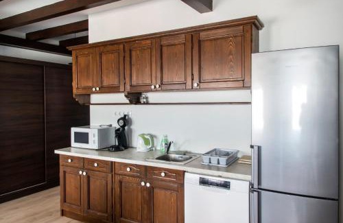 Tapolca Apartment | Top-Rated SáBa Vendégház: Child-Friendly Retreat Awaits