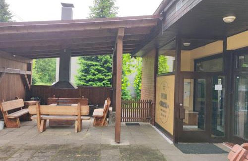 Rudnik u Vrchlabi House | Explore Sámoška - Krkonoše: Pet-Friendly with Pool & Hot Tub