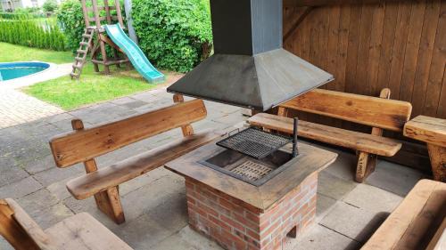 Rudnik u Vrchlabi House | Explore Sámoška - Krkonoše: Pet-Friendly with Pool & Hot Tub