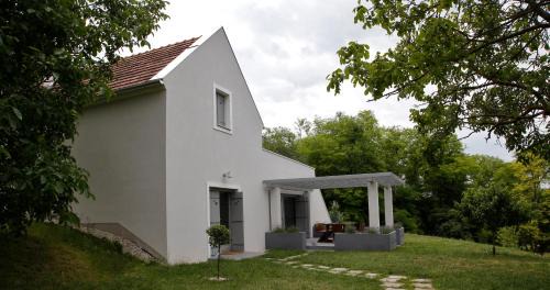 Kaptalantoti House | Unforgettable SárgaRigó Holiday Home: 4-Star Family Retreat